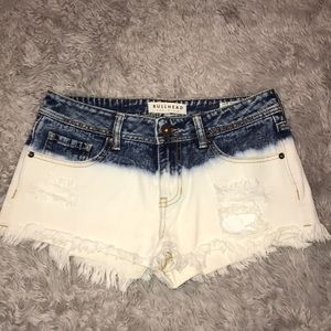 Bullhead blue white low rise jean shorts teens